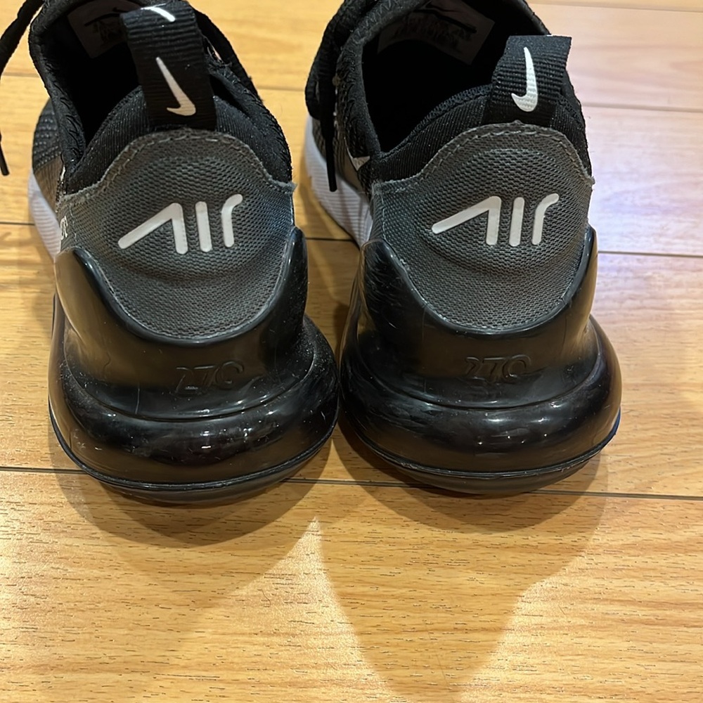 Nike sneakers - Picture 9 of 10